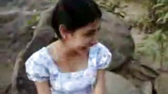 Pilihan jogan :  Bojo brunette pengin layanan full-body saka bojone Hot porno film 